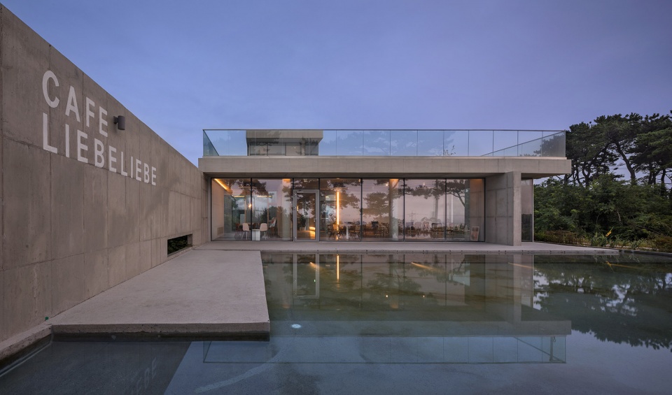 CAFÉ LIEBELIEBE Korea by PLS Architects