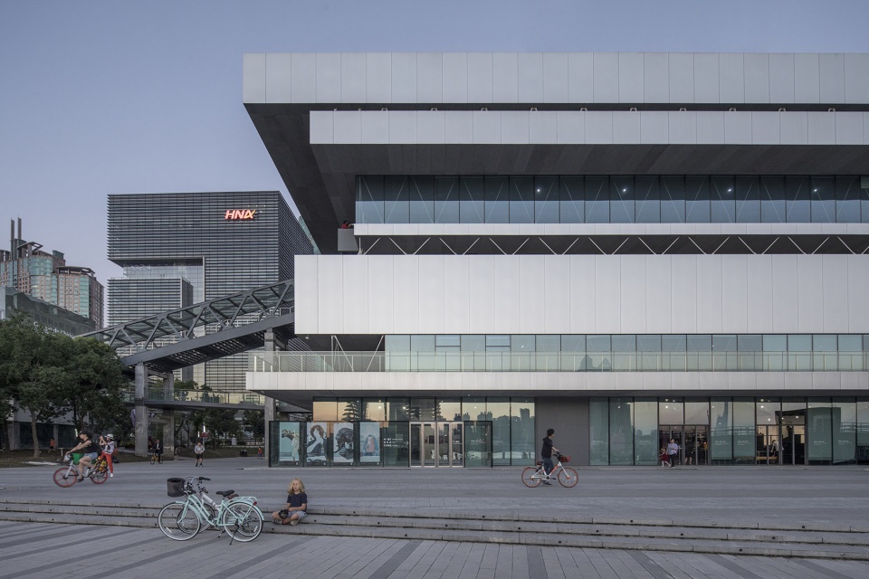 uncompleted projects Atelier Deshaus