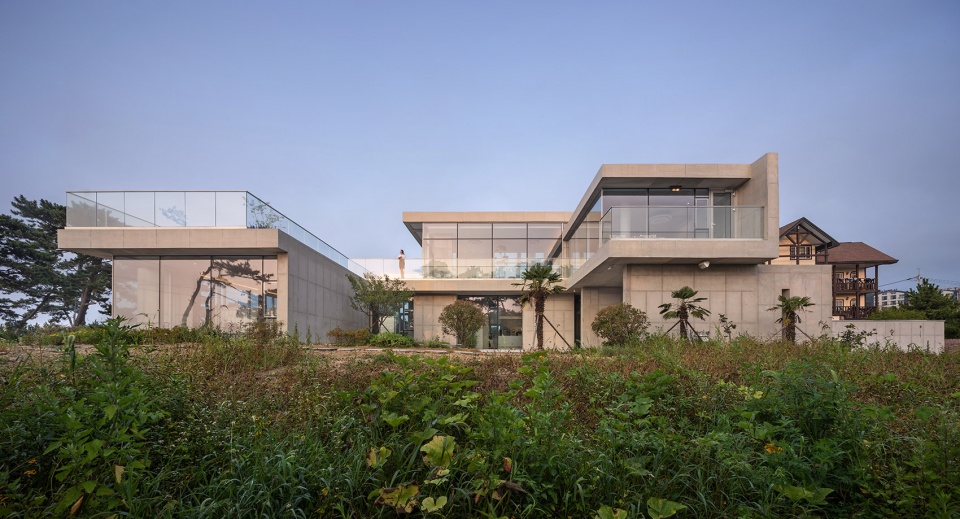 CAFÉ LIEBELIEBE Korea by PLS Architects