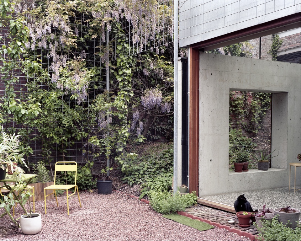 Room in the city Belgium by 51N4E