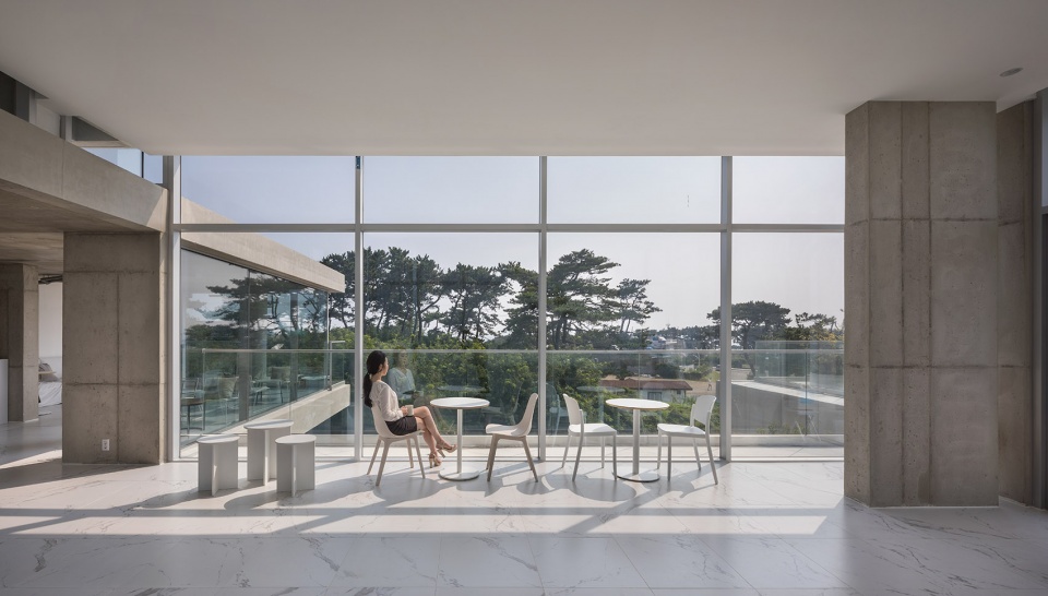 CAFÉ LIEBELIEBE Korea by PLS Architects