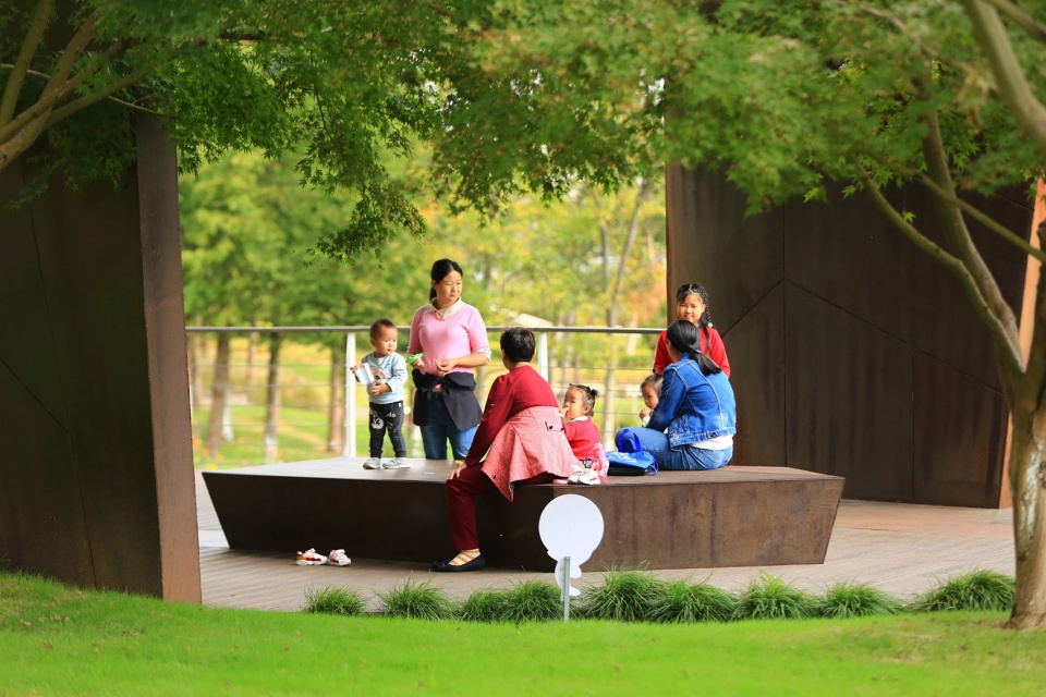 Ningbo Eastern New Town Ecological Corridor Phase III by Turenscape
