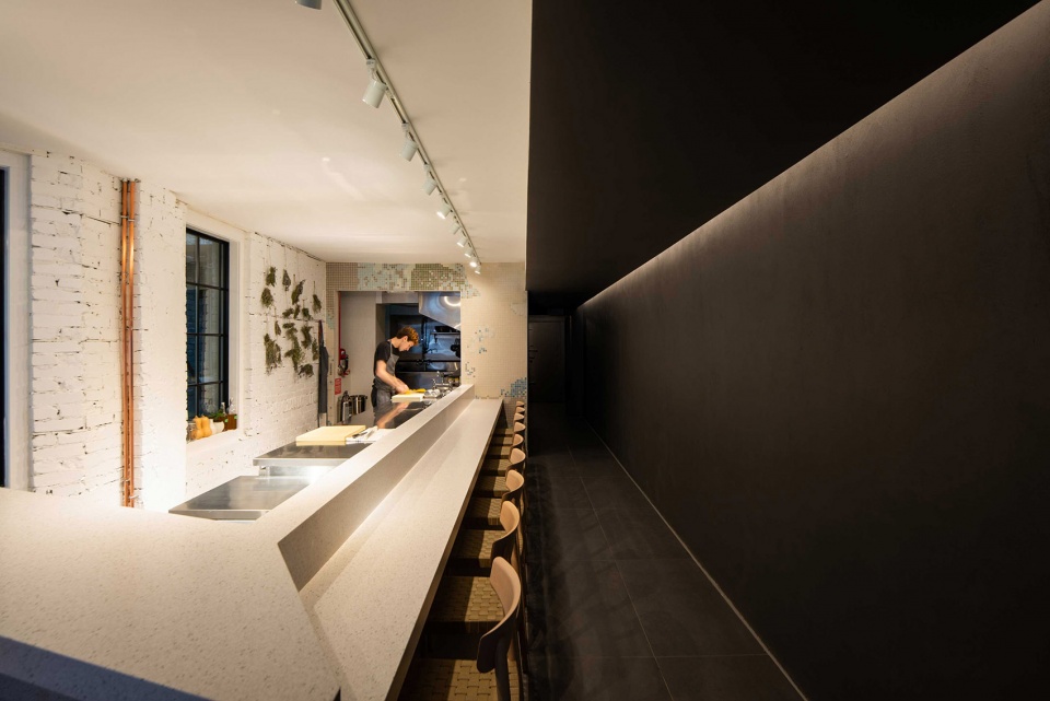 Ten Restaurant Toronto by lloydlondon architects