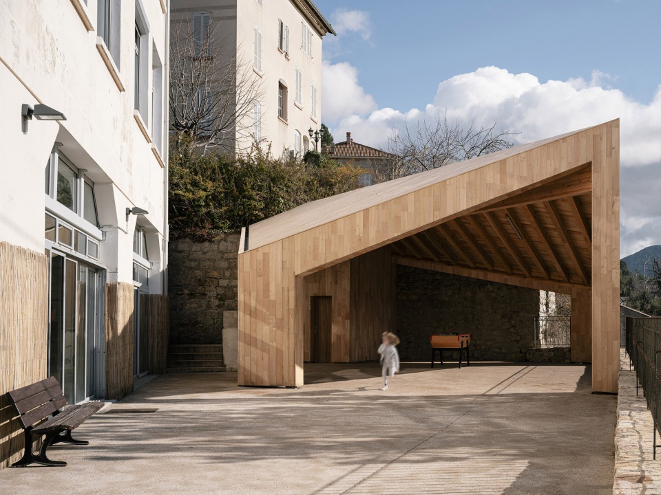 awning of evisa by orma architettura