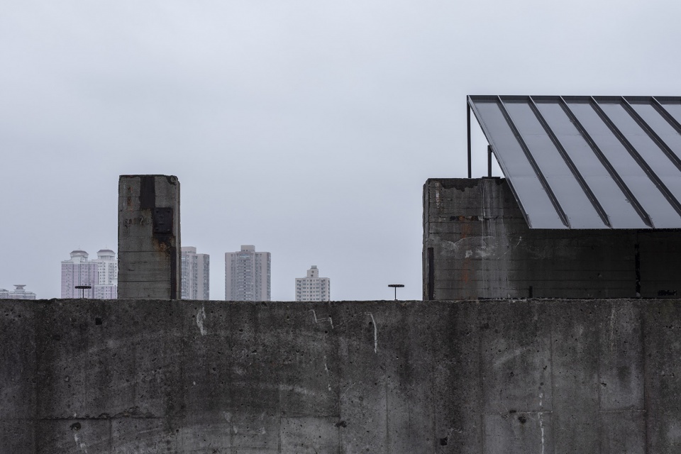 riverside passage yang pu riverfront urban space renovation china by atelier deshaus