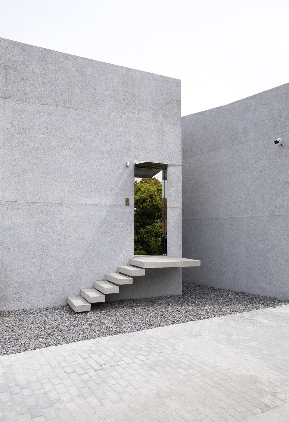 R SOCIETY 0321studio