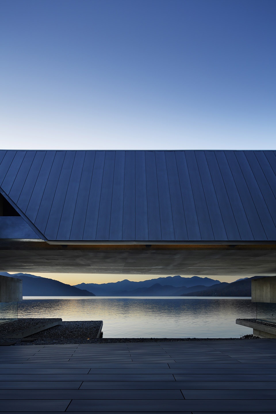 on the water nikken sekkei ltd