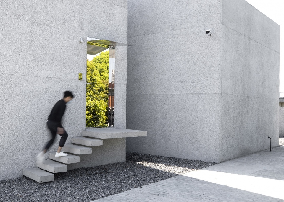 R SOCIETY 0321studio