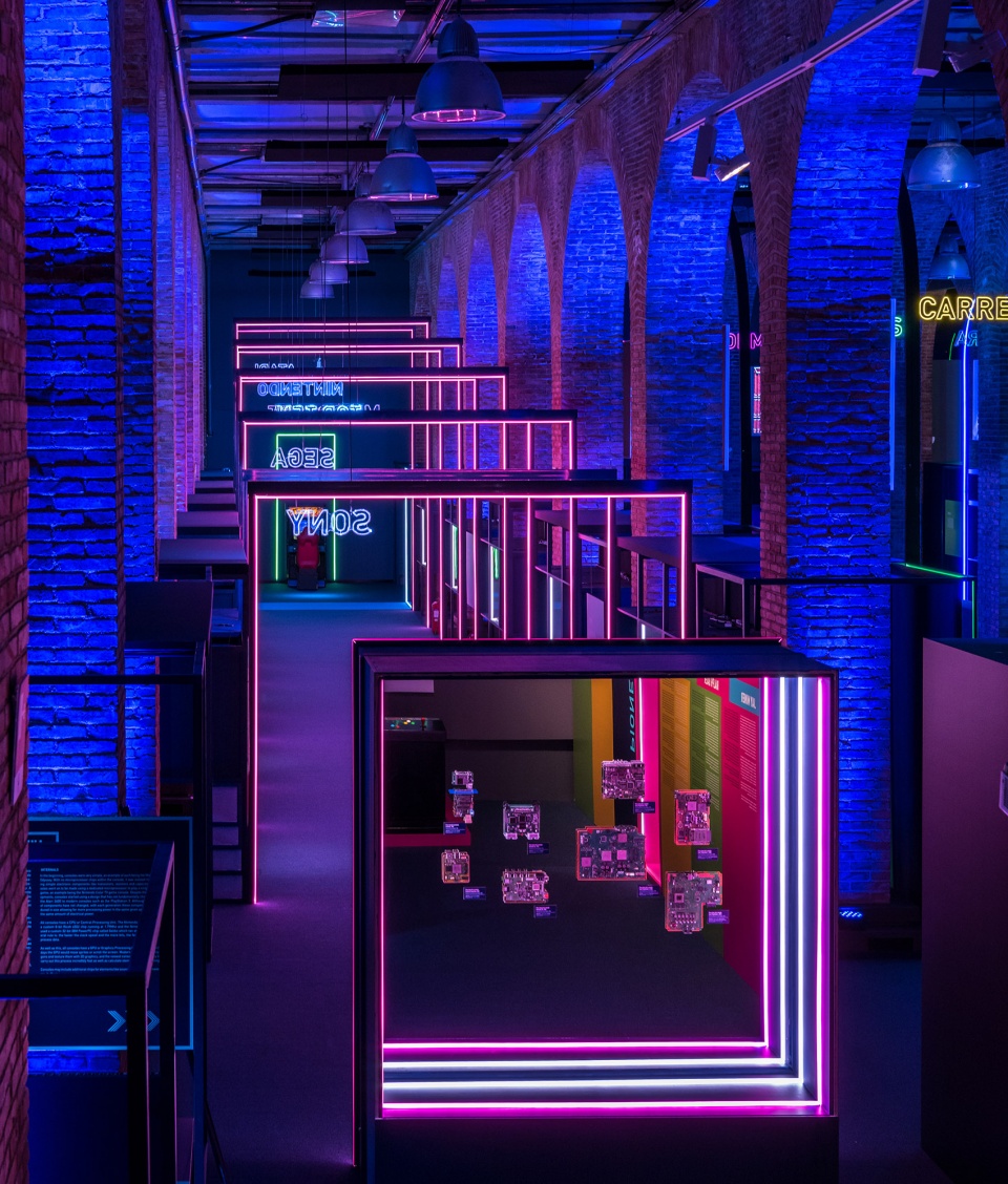 game on touring exhibition by smart and green design