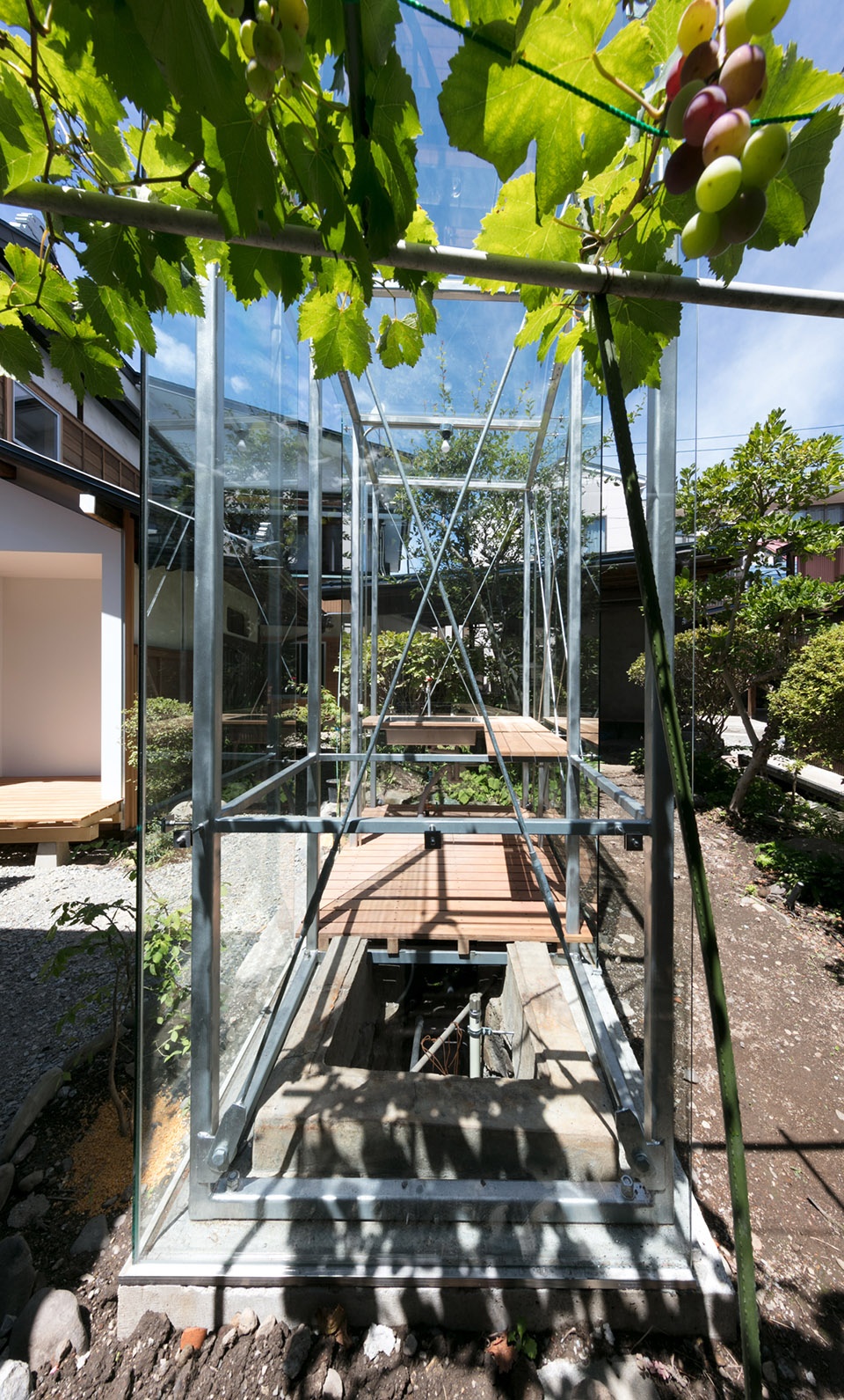 House with 6 annexes Kiyoaki Takeda Architects