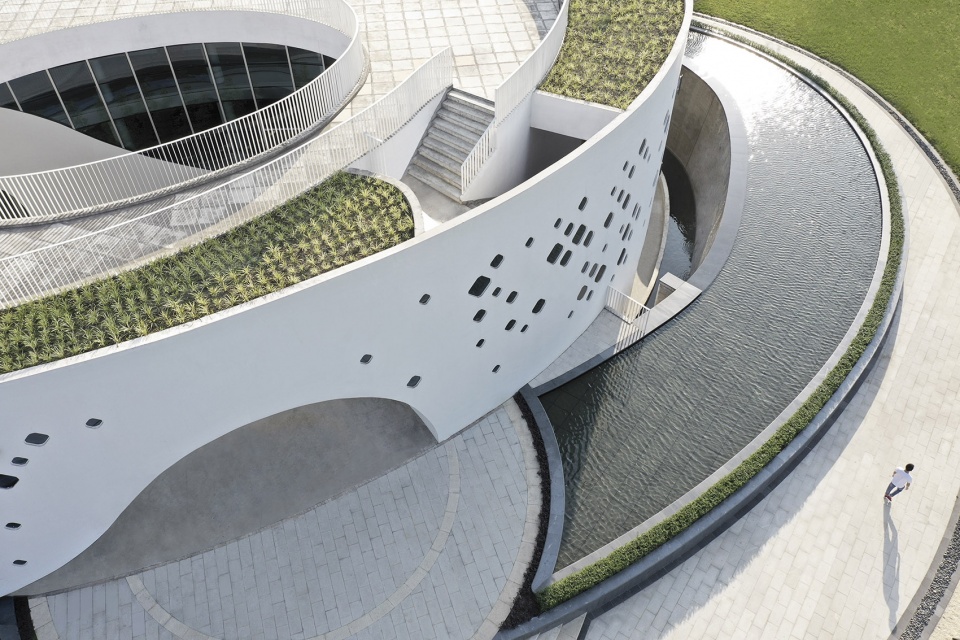 longquan well chengdu jingkai white building china by crox
