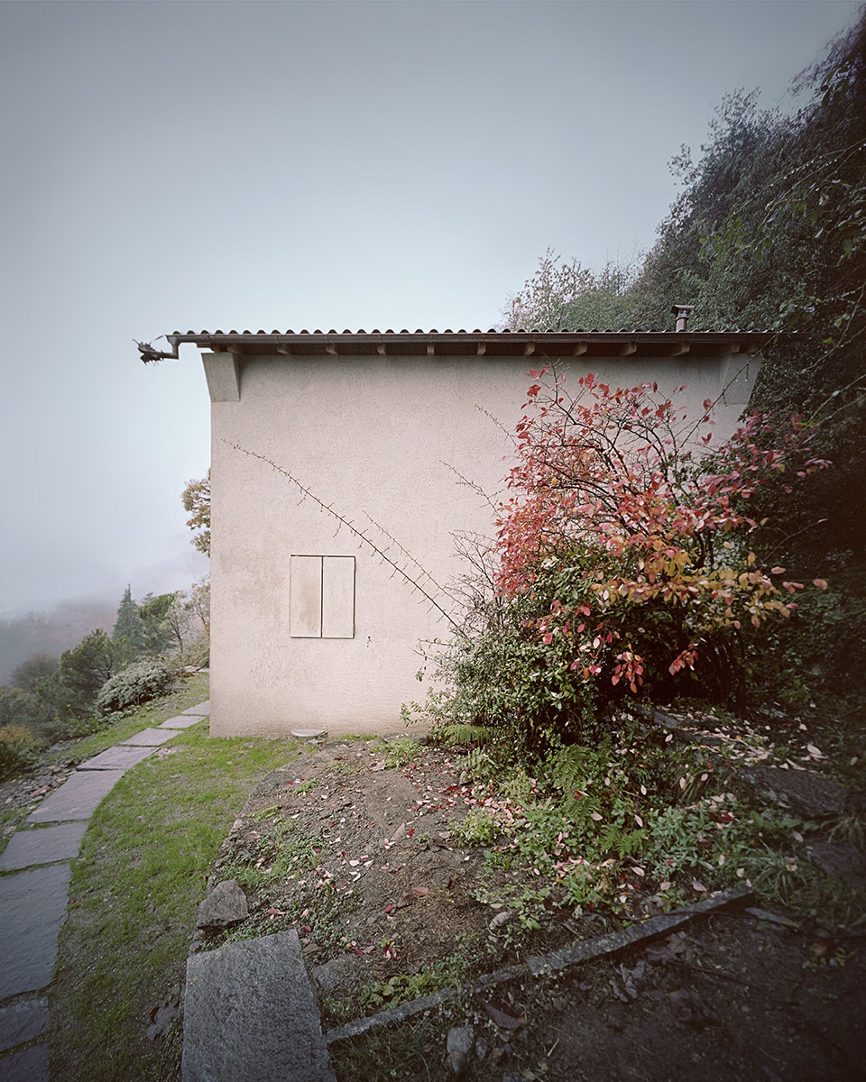Calascino House Switzerland by studio inebi