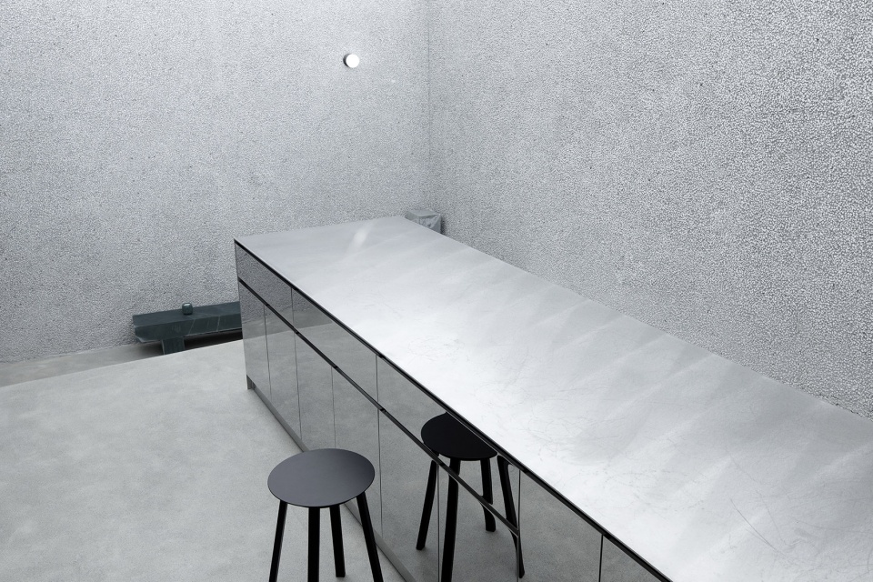 R SOCIETY 0321studio