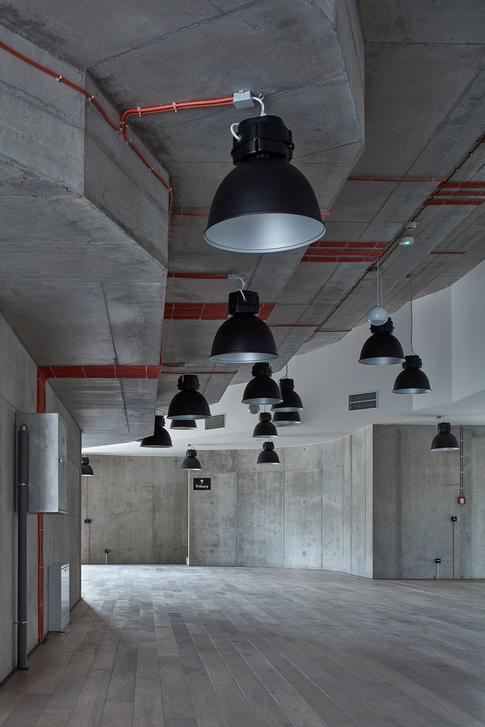 new lecture center vspj by qarta architektura