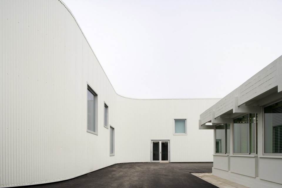 D. DINIS Secondary School Lisboa by Ricardo Bak Gordon