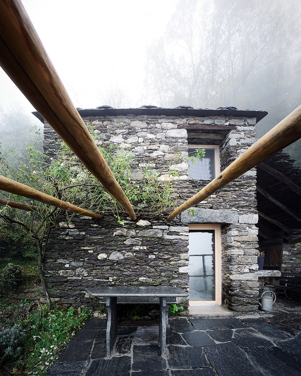 Calascino House Switzerland by studio inebi