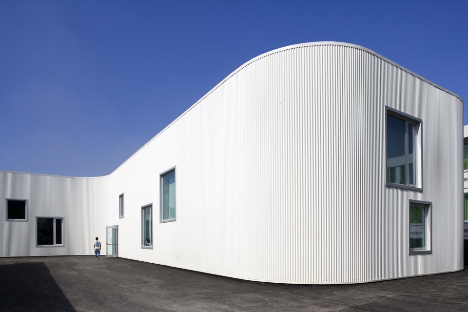 D. DINIS Secondary School Lisboa by Ricardo Bak Gordon