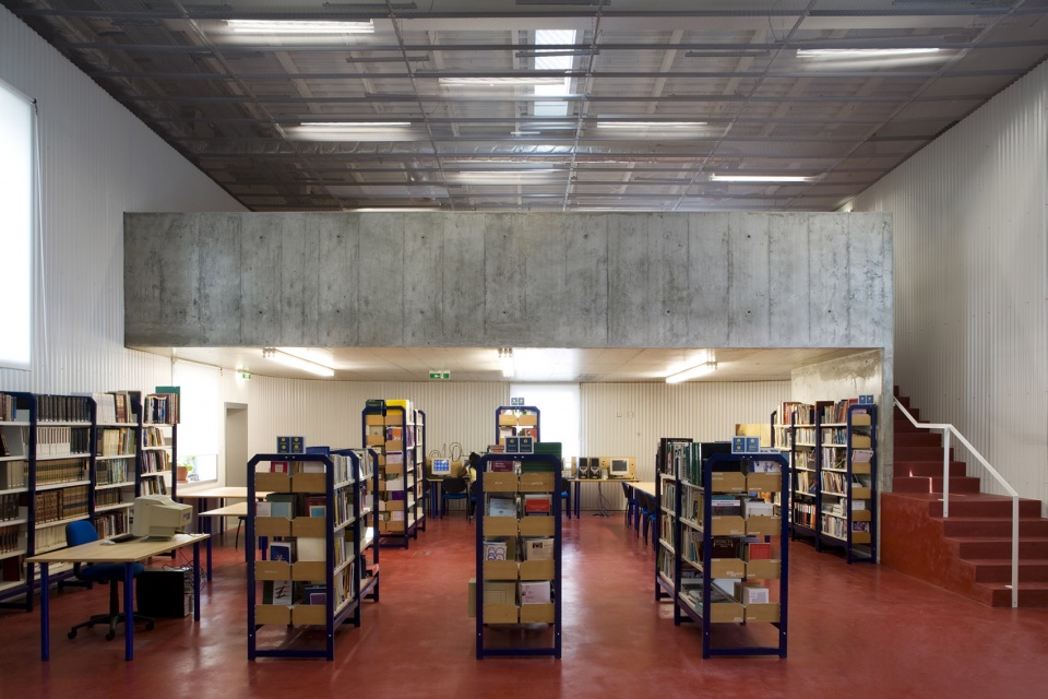 D. DINIS Secondary School Lisboa by Ricardo Bak Gordon