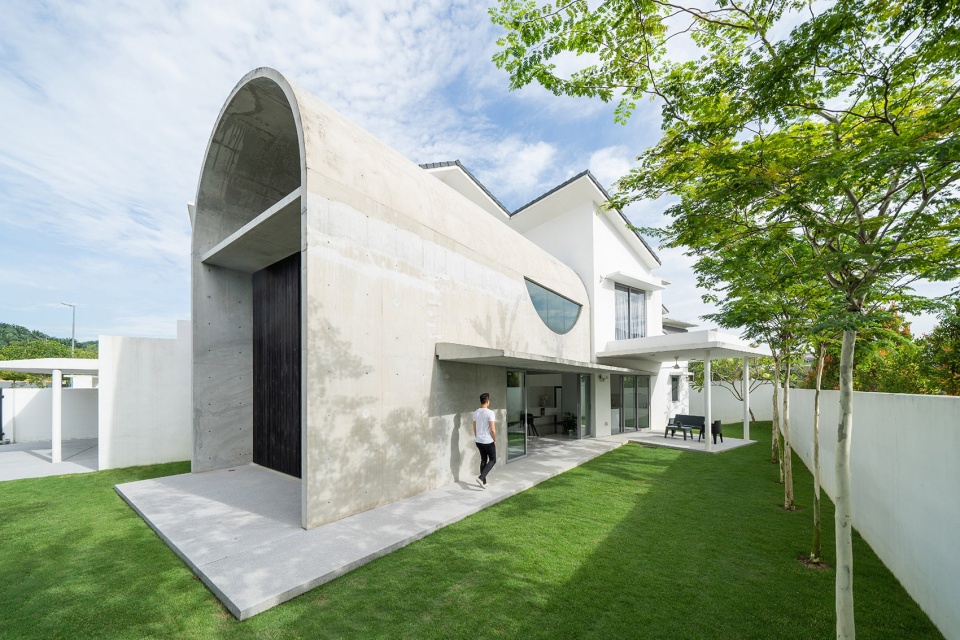 bewboc house by fabian tan architect