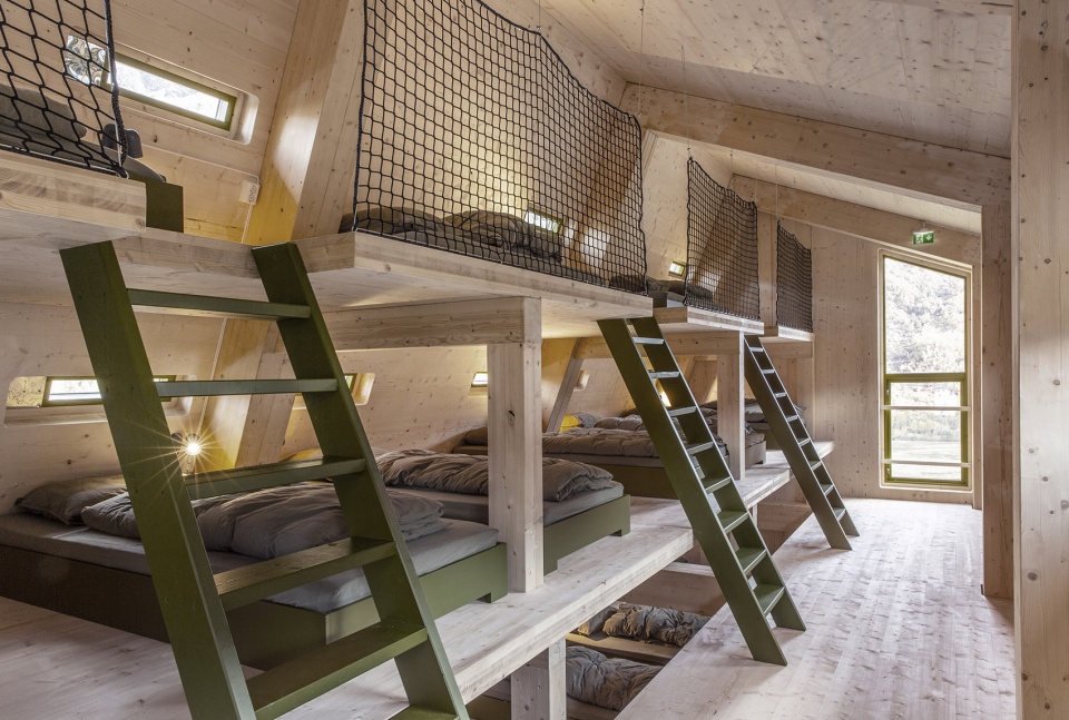 snohetta completes tungestolen a generous hiking cabin by the jostedalsbreen glacier