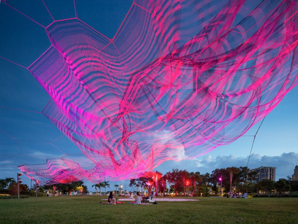bending arc sculpture studio echelman