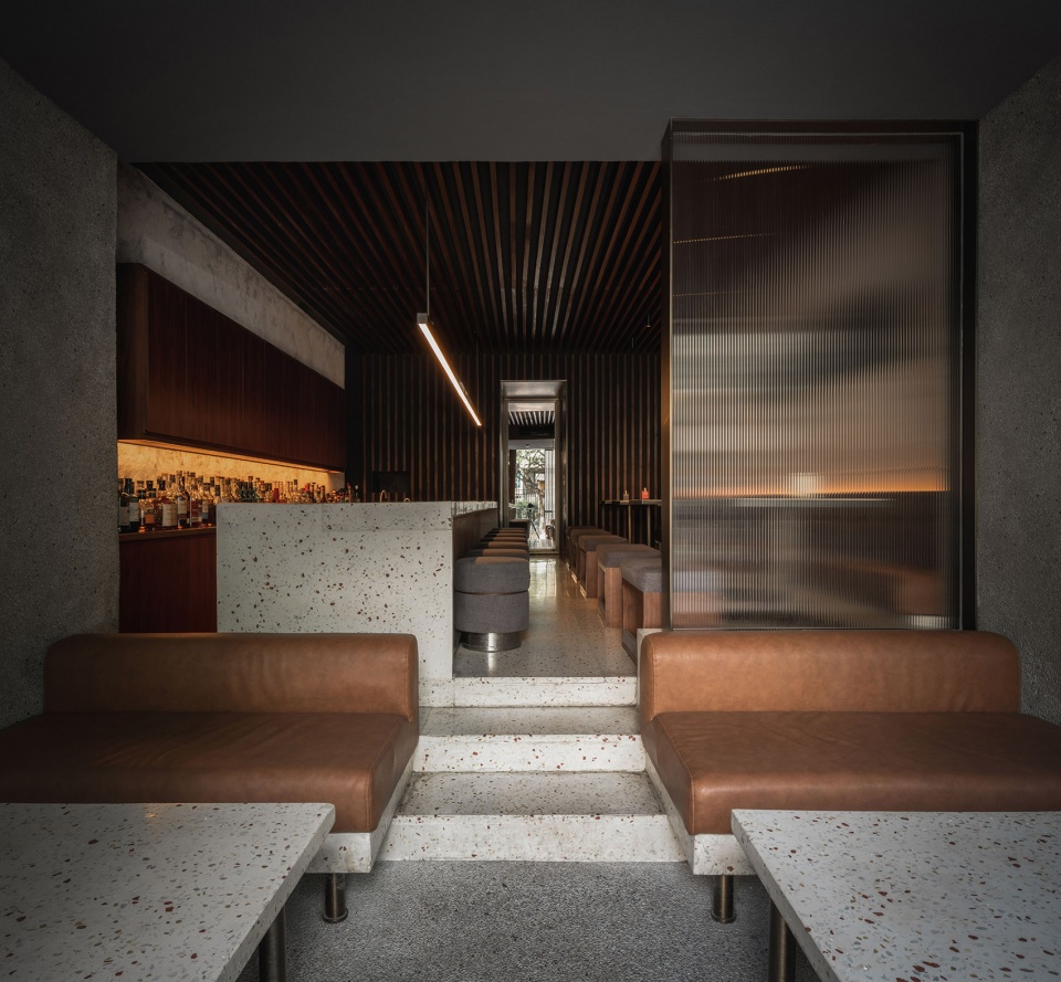two bistro bar by iz design studio