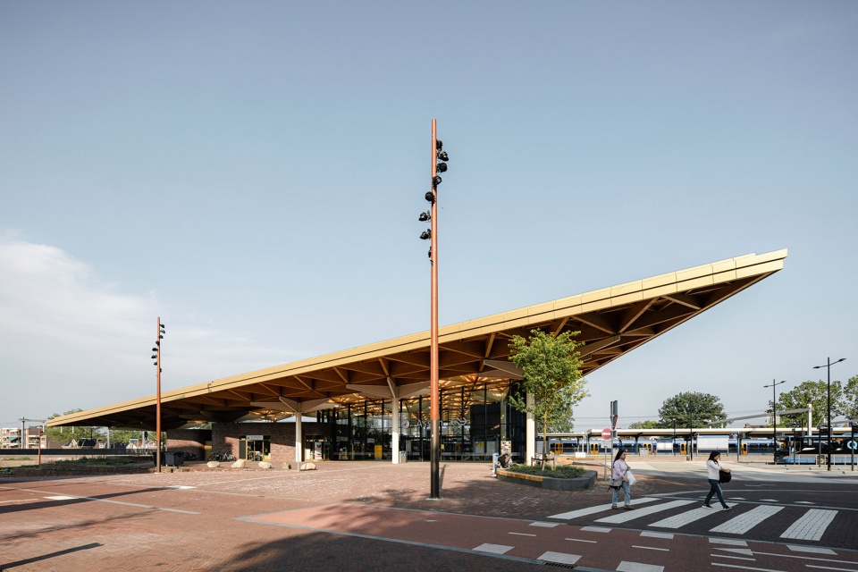 assen station by powerhouse company de zwarte hond