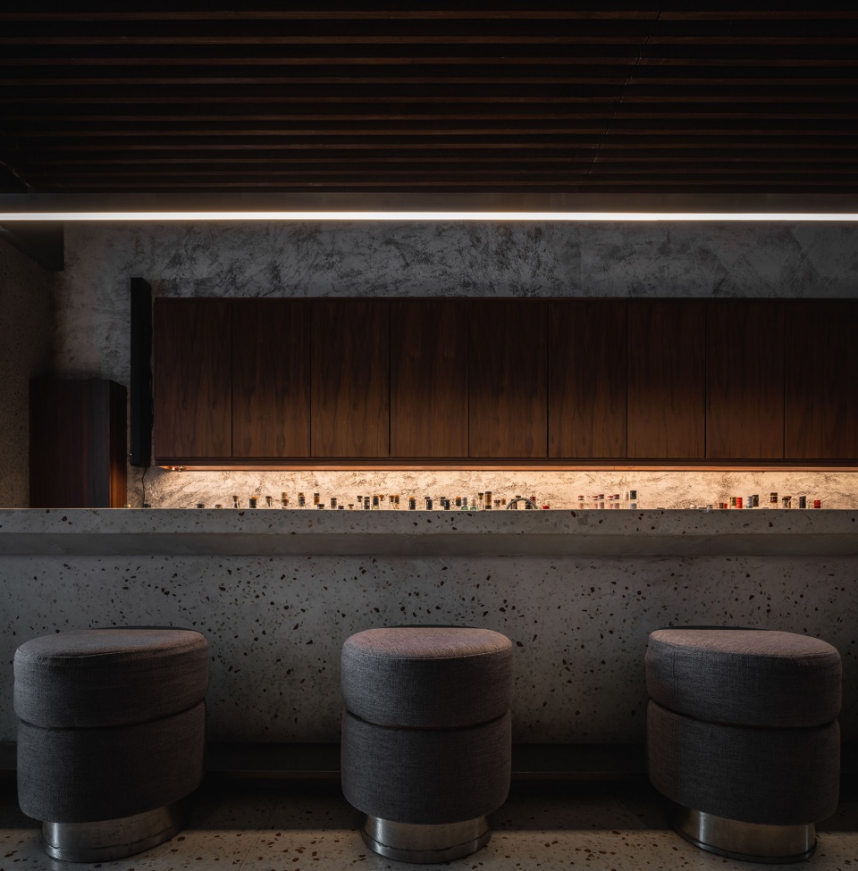 two bistro bar by iz design studio