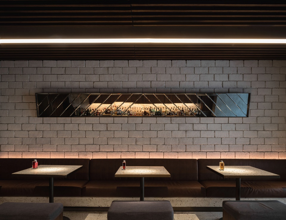two bistro bar by iz design studio