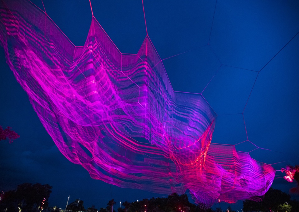 bending arc sculpture studio echelman