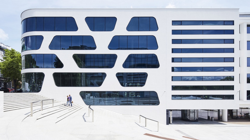 v plaza urban development by 3deluxe