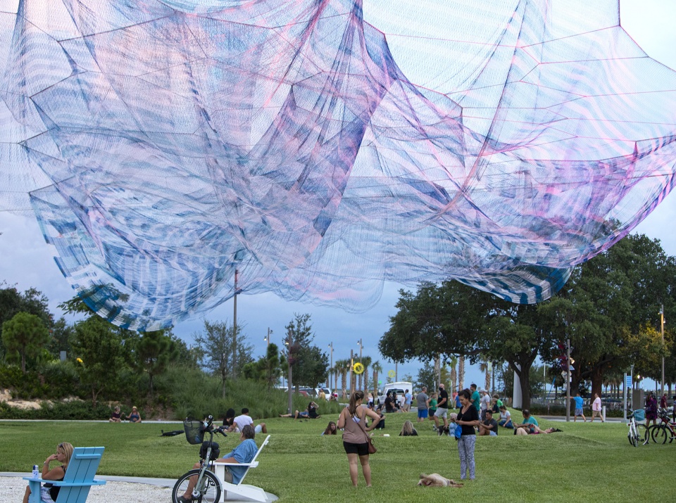 bending arc sculpture studio echelman