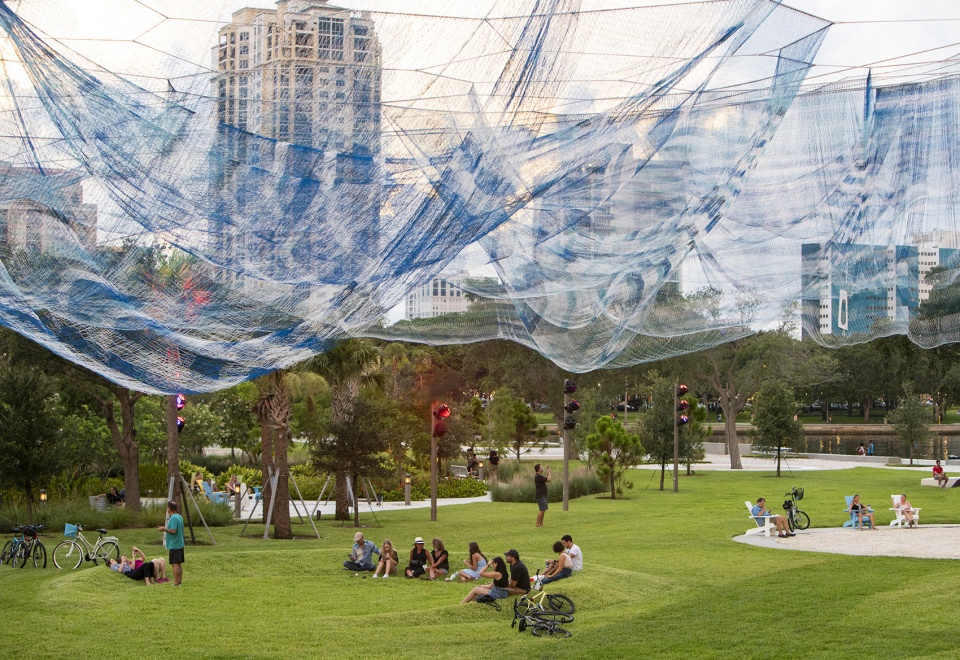 bending arc sculpture studio echelman