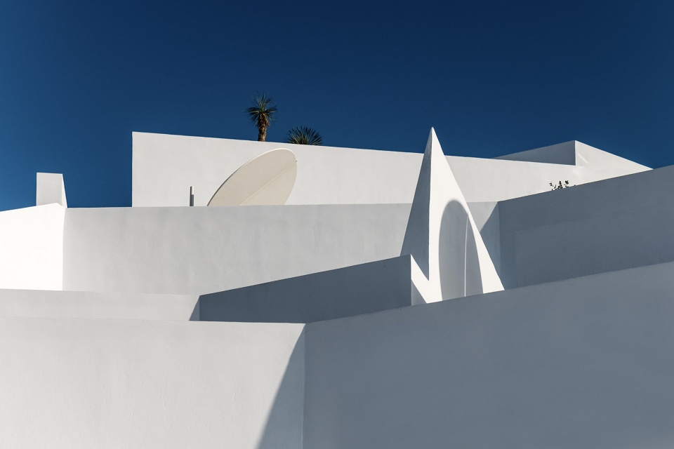 saint hotel by kapsimalis architects