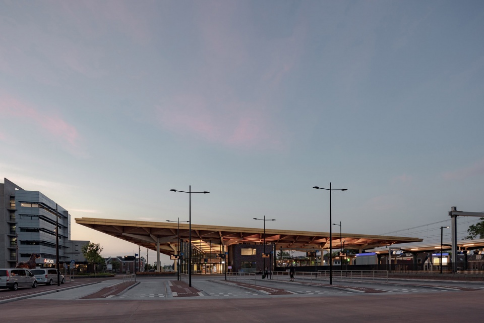 assen station by powerhouse company de zwarte hond