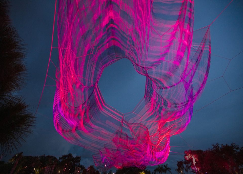 bending arc sculpture studio echelman
