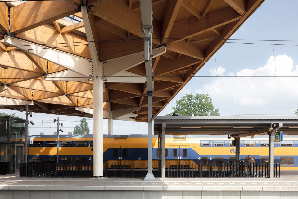 assen station by powerhouse company de zwarte hond