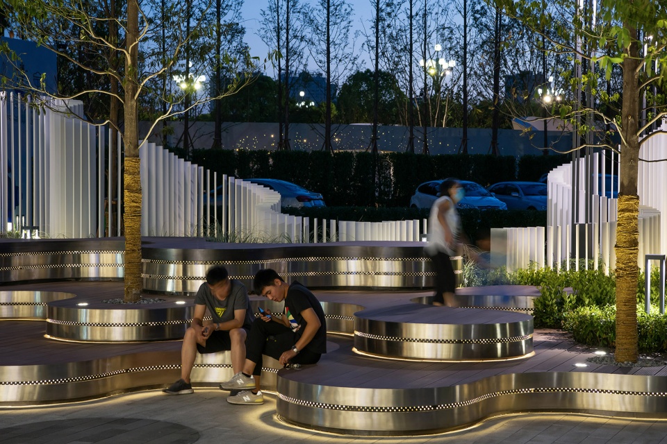 landscape design for the urban gallery hyperlane in chengdu china by aspect studios