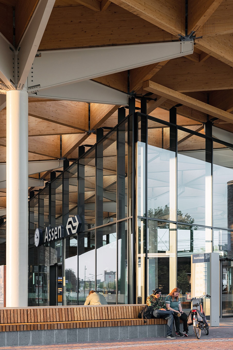 assen station by powerhouse company de zwarte hond