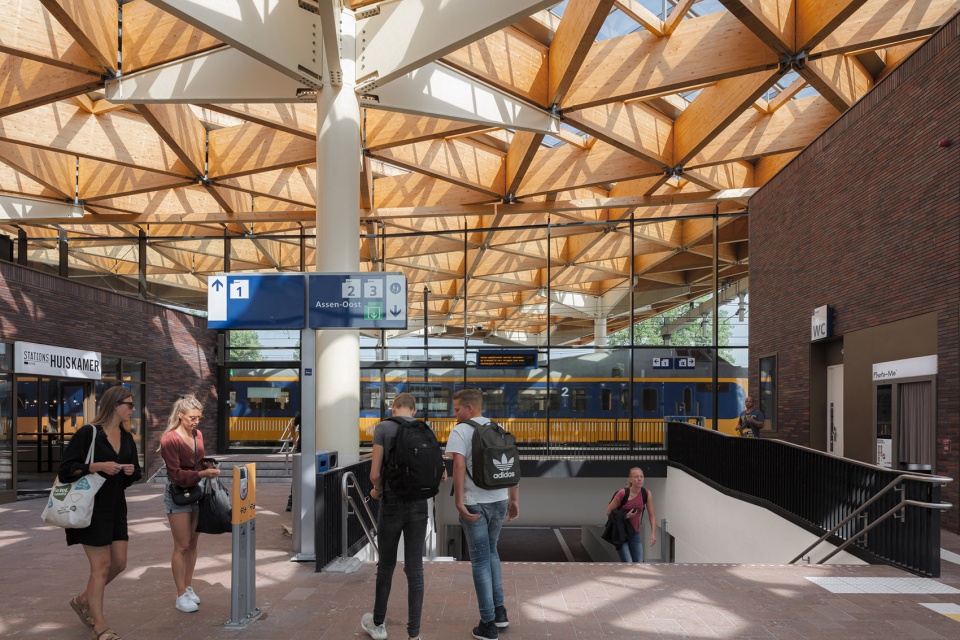 assen station by powerhouse company de zwarte hond