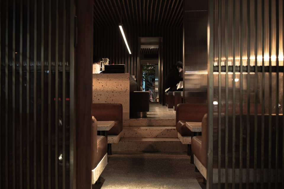 two bistro bar by iz design studio