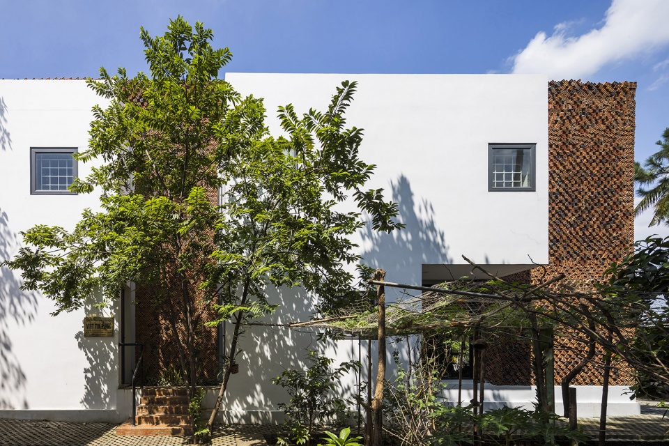 Wall house Creative Architects
