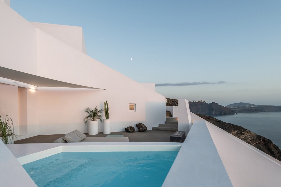 saint hotel by kapsimalis architects