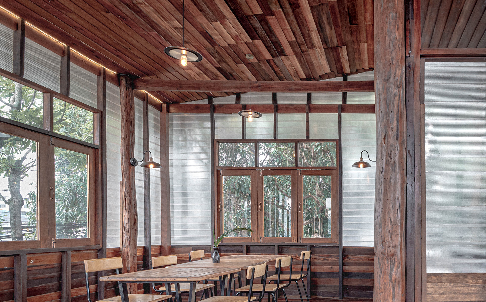 tamarind bistro and music house by bodinchapa architects