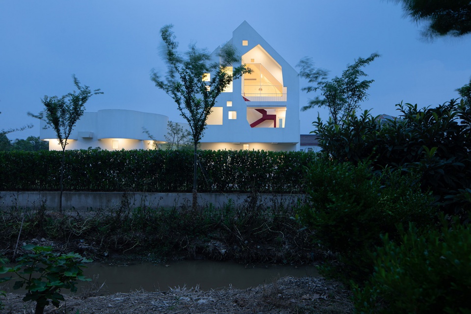 l house china by ams