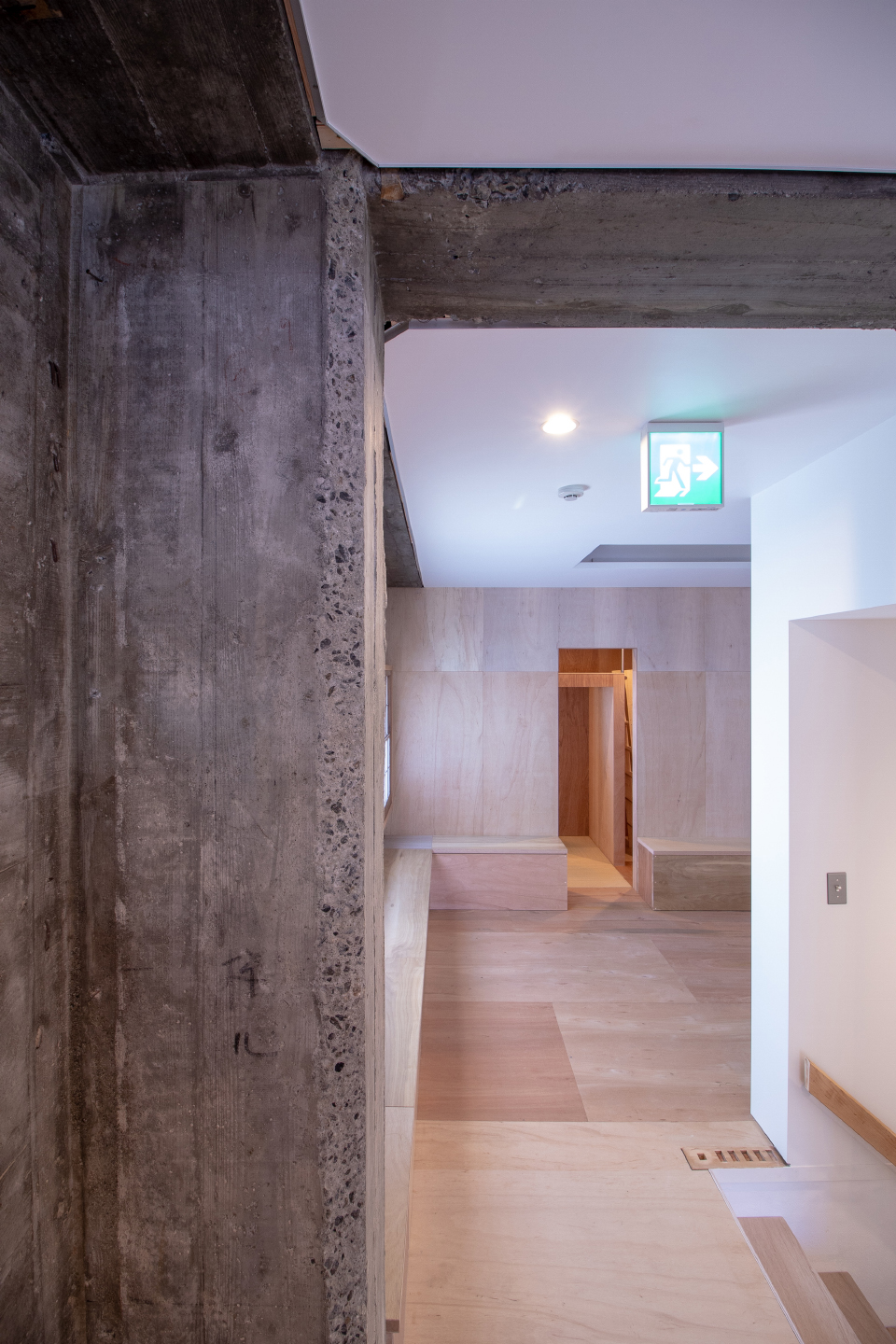 himuro gallery and residence by taku sakaushi and ofda
