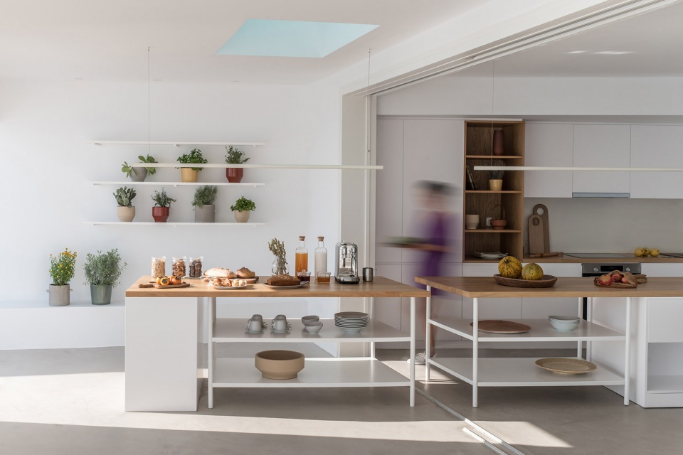 saint hotel by kapsimalis architects