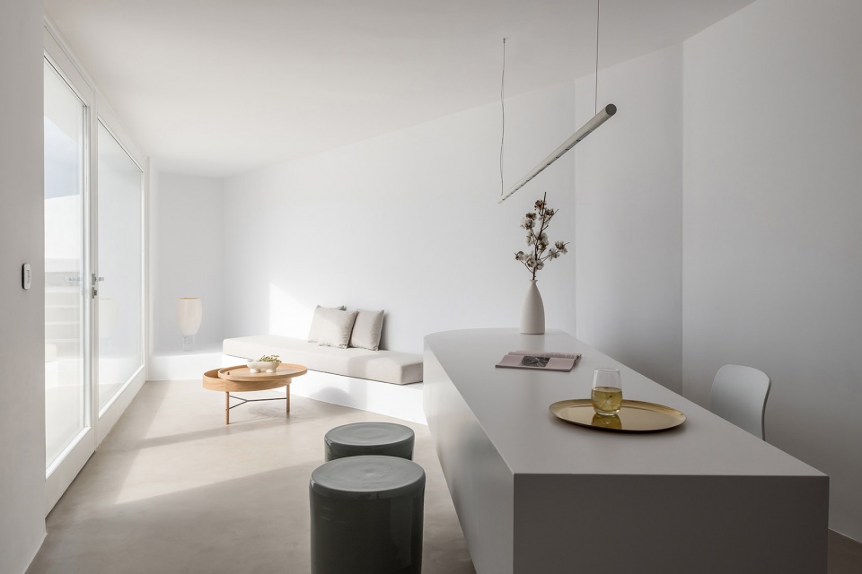 saint hotel by kapsimalis architects