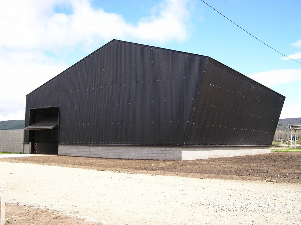 petroplastic industrial plant by alric galindez arquitectos
