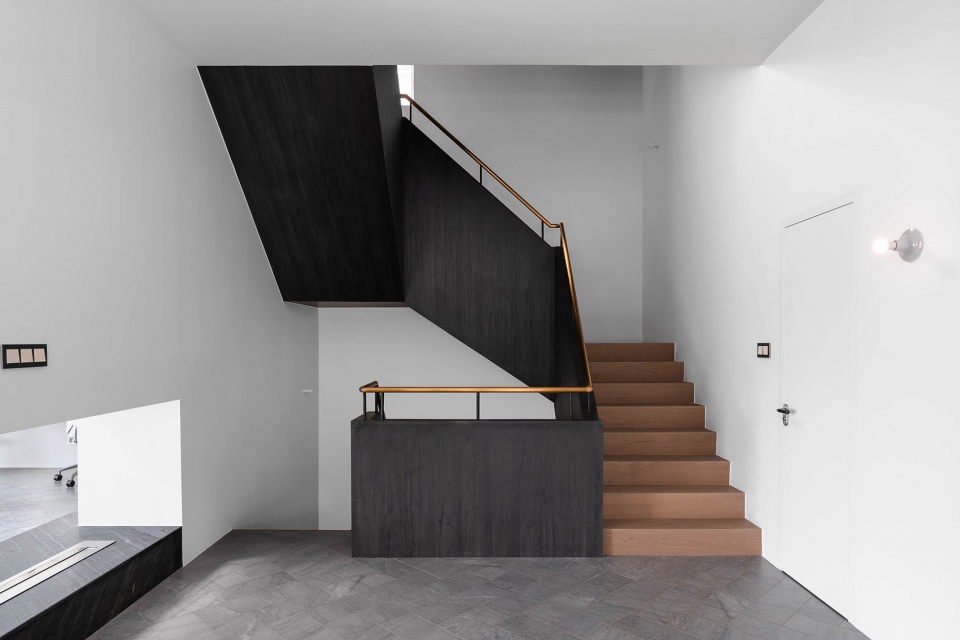 Mi House Shanghai by Studio Ku Kan Nai OFFICE COASTLINE
